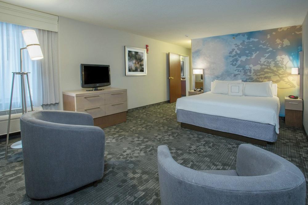 Courtyard by Marriott Raynham photo 11