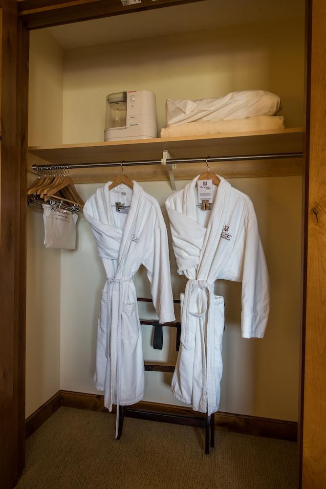 The Lodge at Mountaineer Square, A Vail Resorts Property photo 34