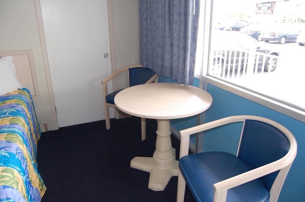 Thunderbird Beach Motel photo 26