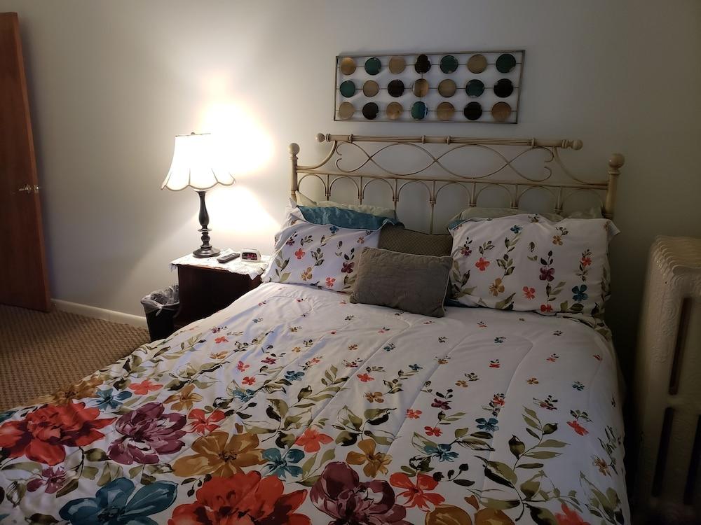 The Colonial Motel photo 23
