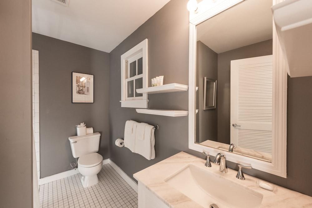 Alexanders Guesthouse - Adult Exclusive, LGBTQ Friendly photo 79