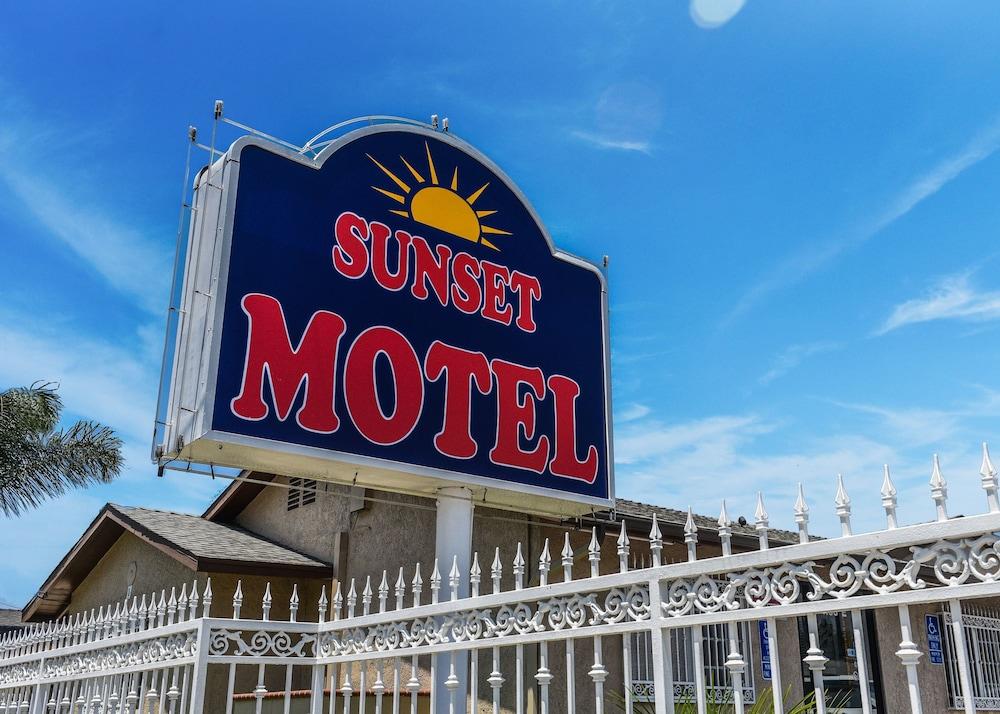 Sunset Motel photo 16