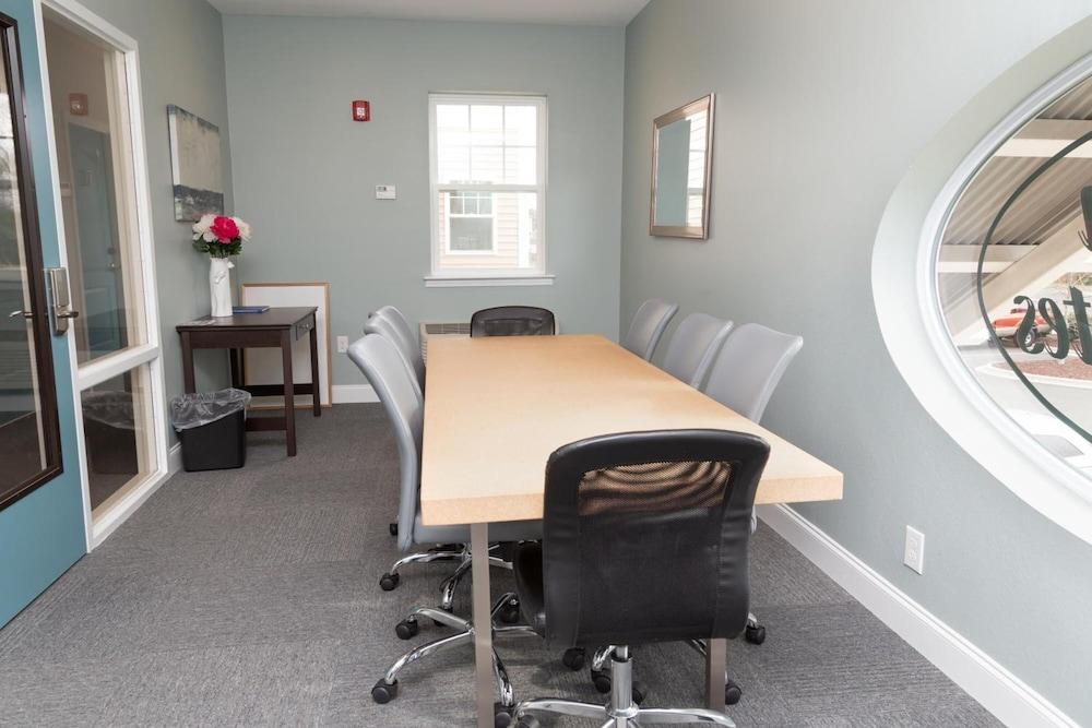 The Acorn Suites photo 12