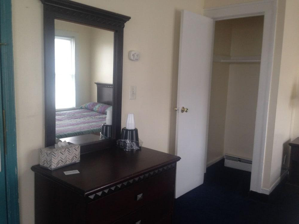 Belmar Inn photo 16
