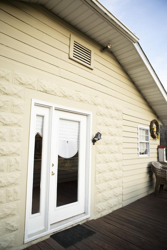 The Chimney Rock Inn & Cottages photo 42