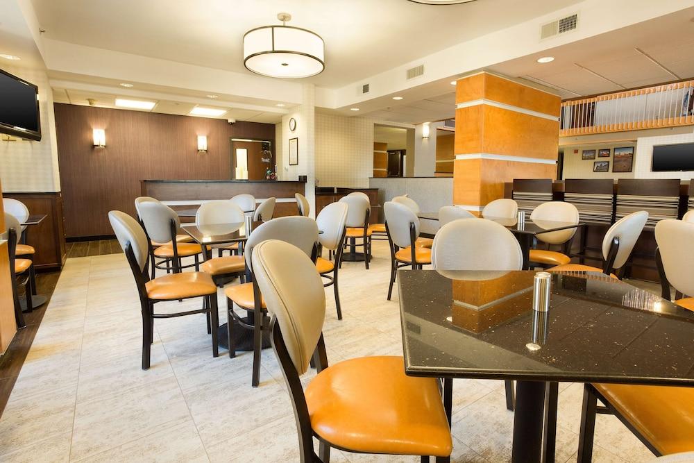 Drury Inn & Suites Austin North photo 23