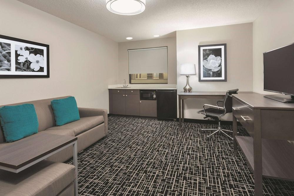 La Quinta Inn & Suites by Wyndham Covington photo 15