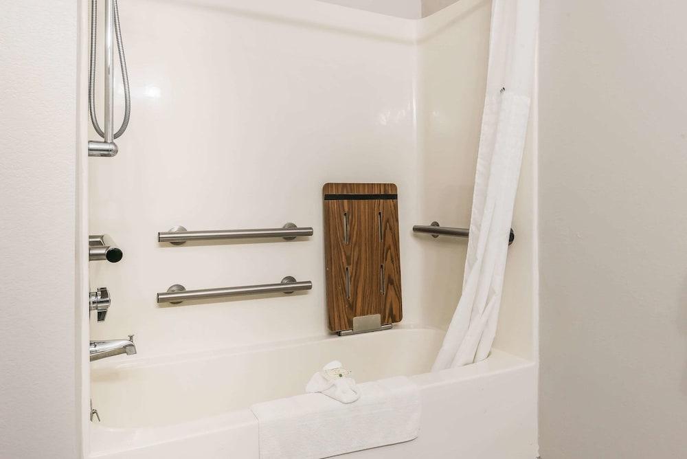Suburban Studios Mason Hwy 42 photo 49