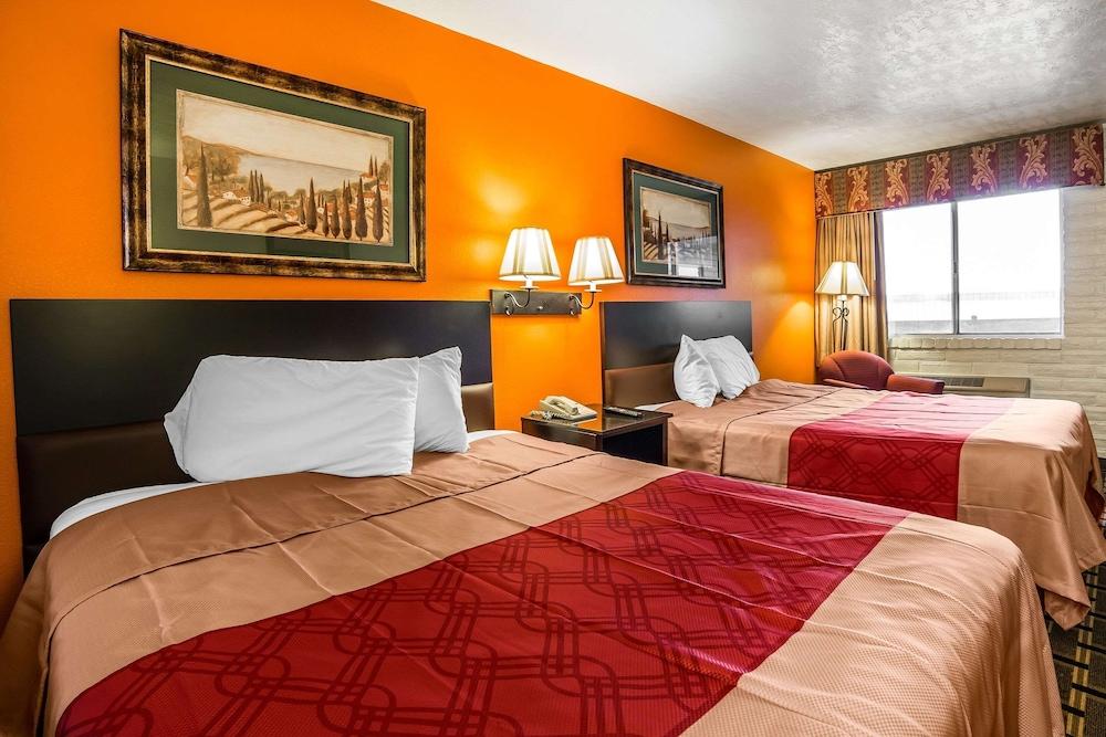 Econo Lodge Downtown photo 19