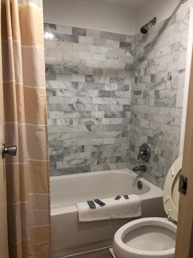 America's Best Inn photo 29