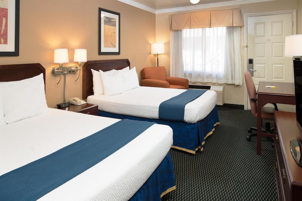 Days Inn by Wyndham Pinole Berkeley photo 4