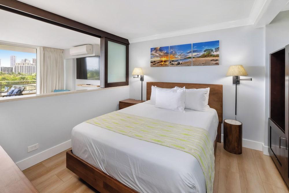 Regency on Beachwalk Waikiki by OUTRIGGER photo 62