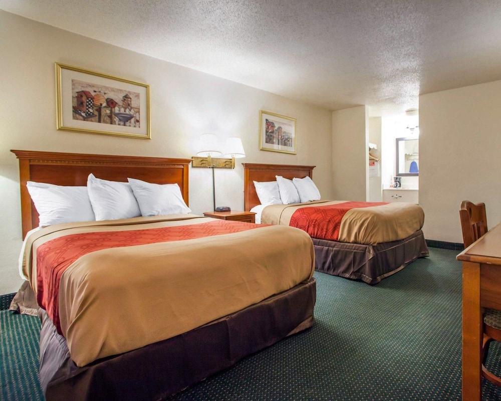 Econo Lodge Somers Point photo 9