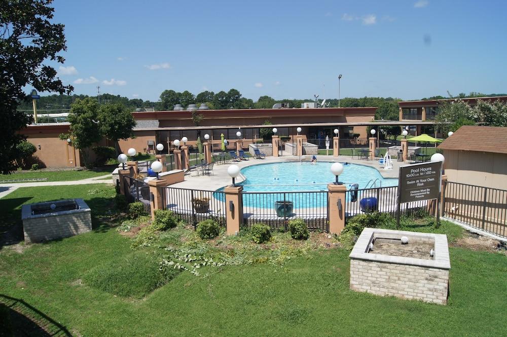 Royal Inn photo 91