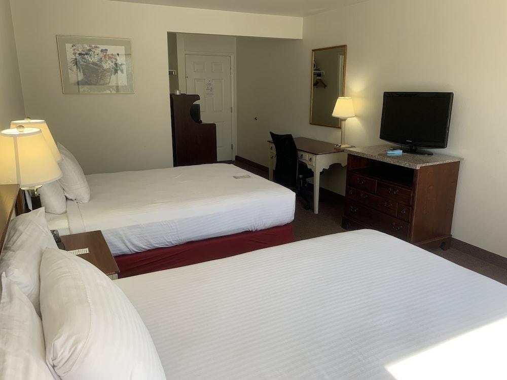 Days Inn by Wyndham Lake Point photo 18