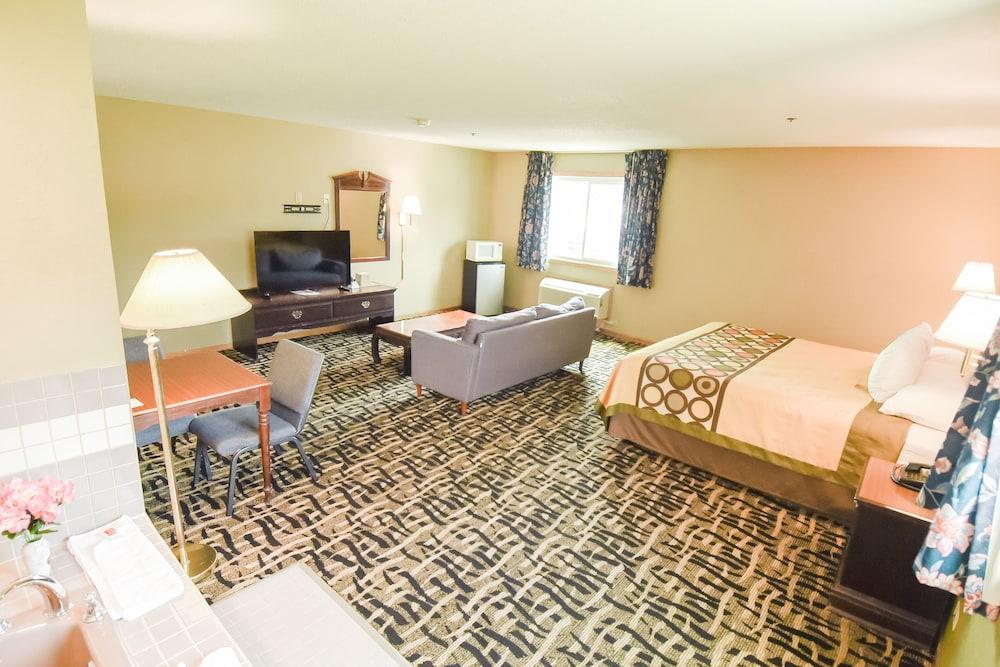 Super 8 by Wyndham McLean/Bloomington SW photo 9