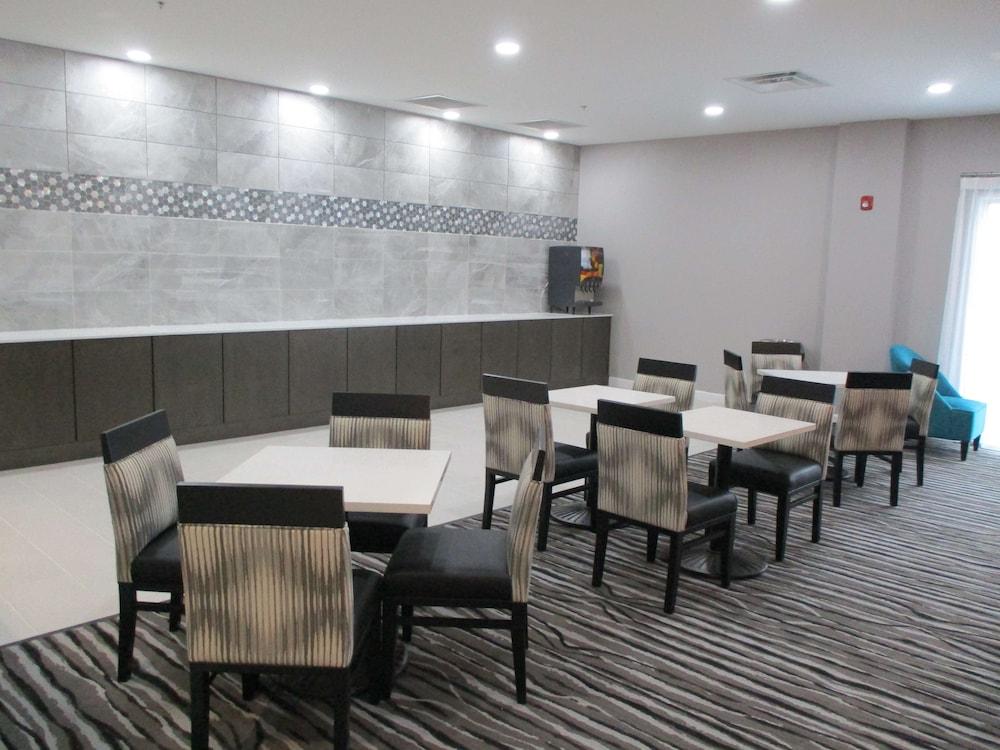 Best Western Plus Executive Residency Marion photo 25