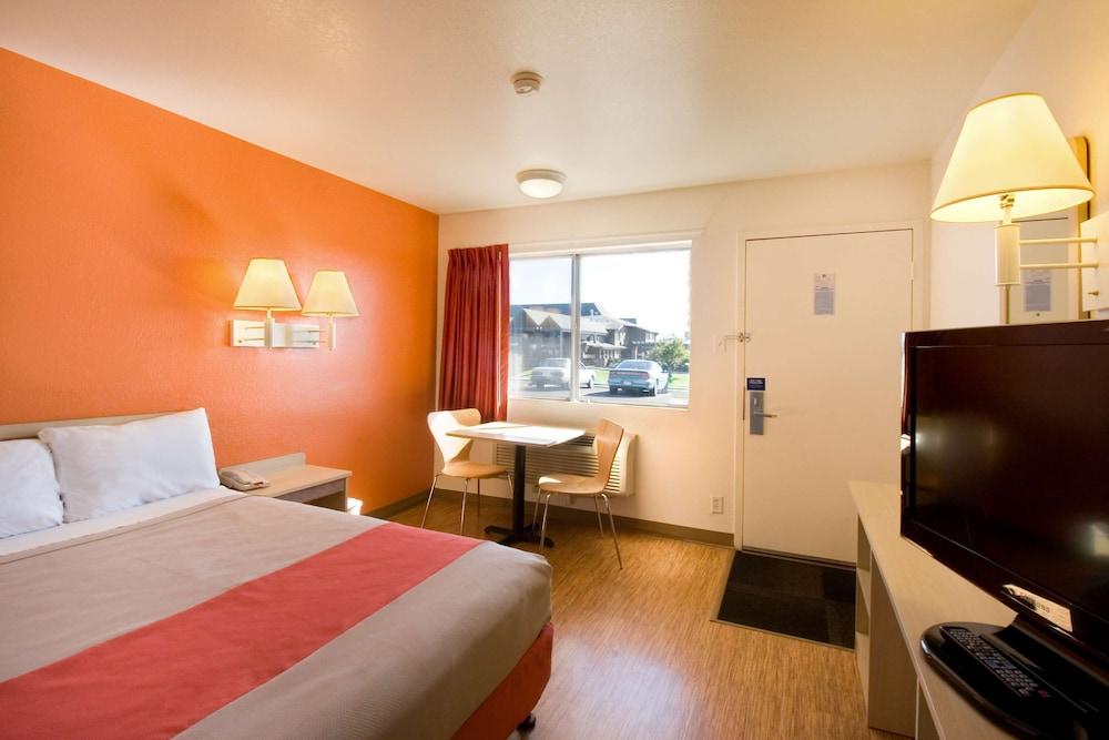 Motel 6 Pendleton, OR photo 9