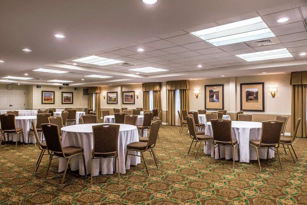 Hampton Inn Lexington-Historic District photo 39