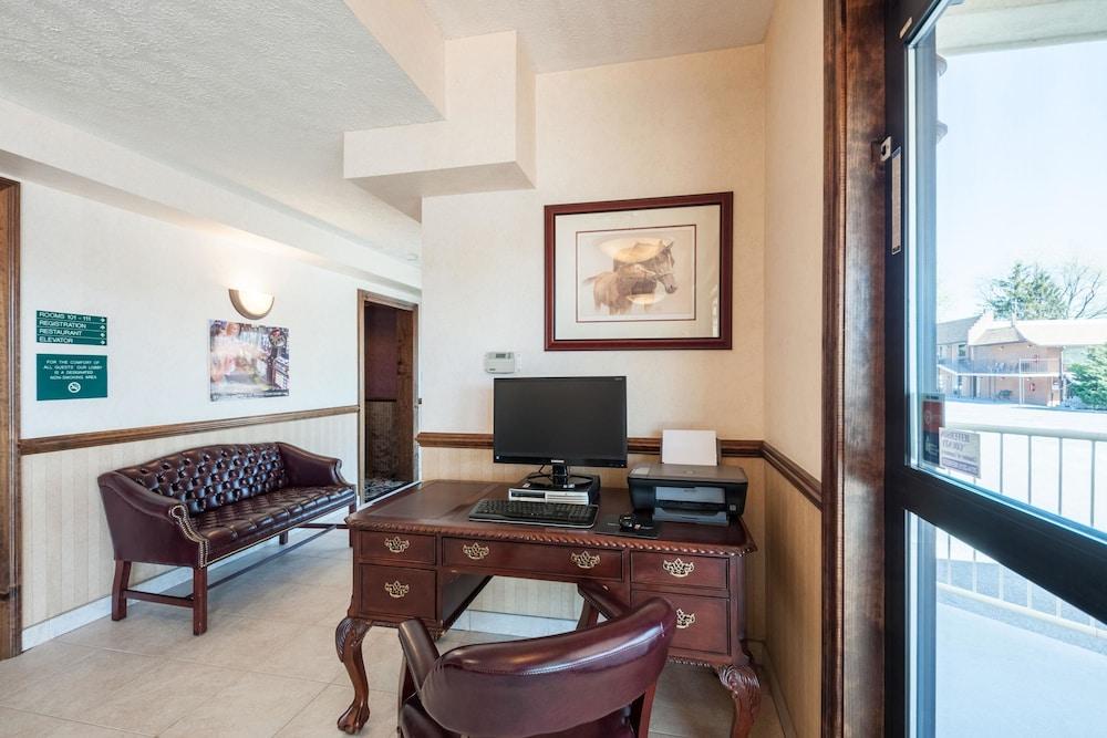 Rodeway Inn & Suites Charles Town photo 20