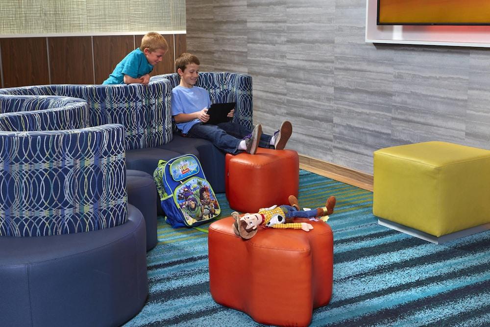 SpringHill Suites by Marriott at Anaheim Resort/Conv. Cntr photo 3