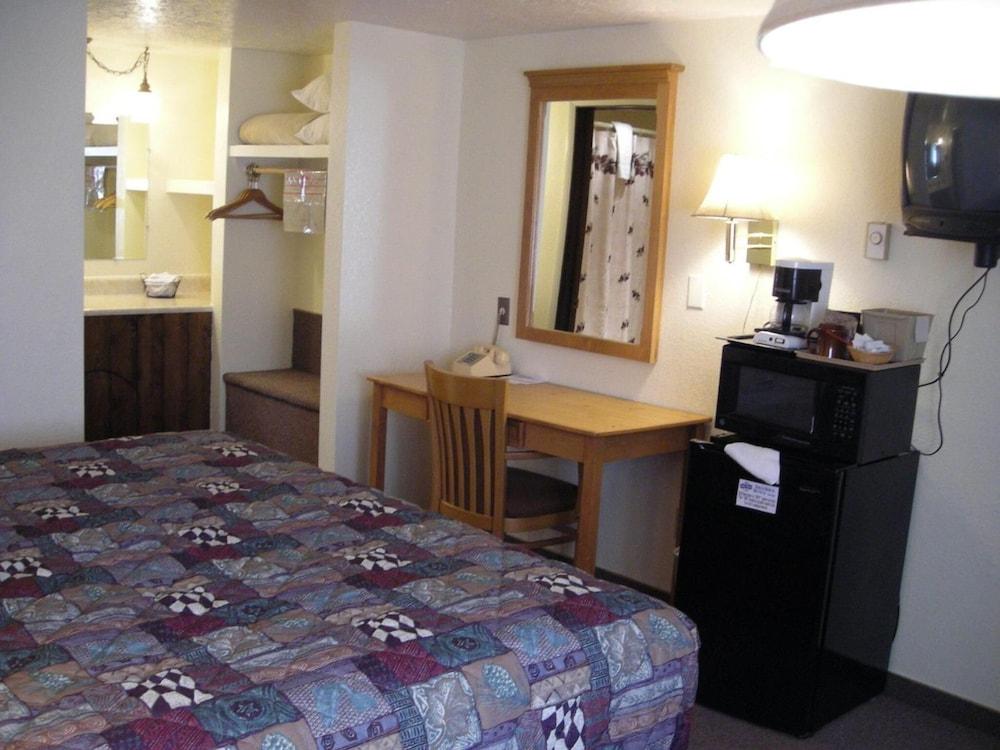 Falls Motel photo 33