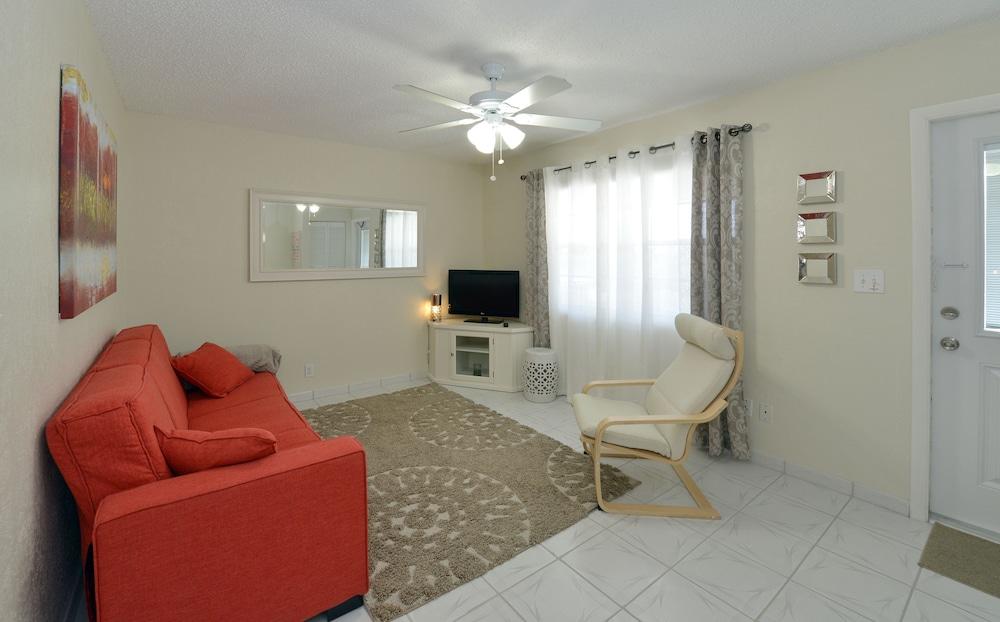 Hollywood by the Sea Hotel photo 2