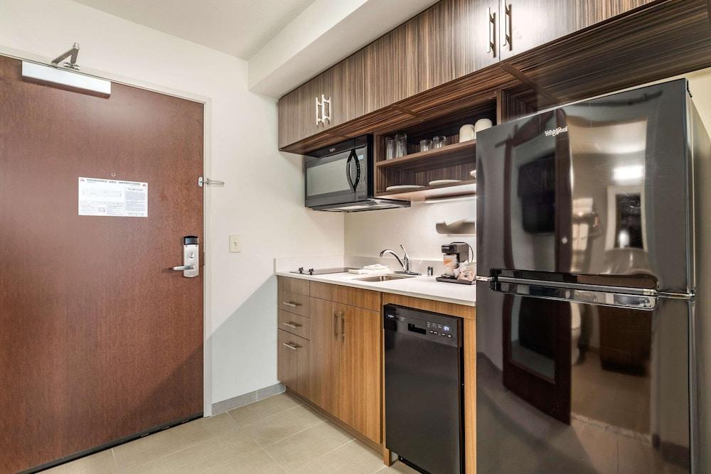 MainStay Suites Lancaster Dallas South photo 22
