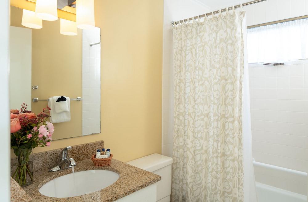 Dockside Guest Quarters & Restaurant photo 88