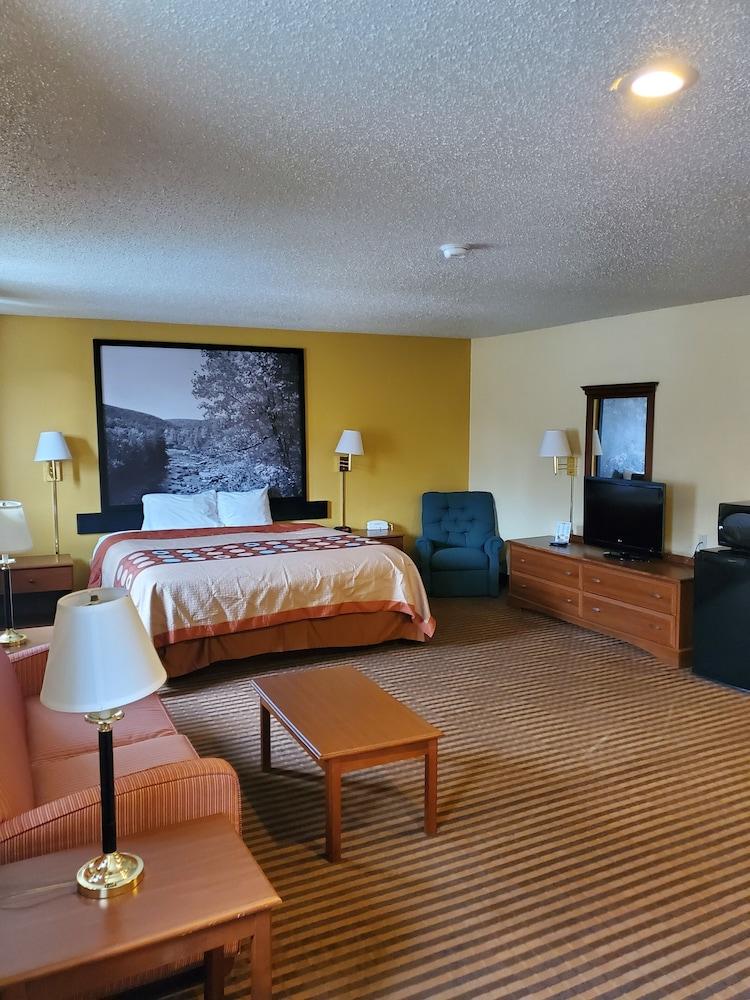 Super 8 by Wyndham La Vale/Cumberland Area photo 4