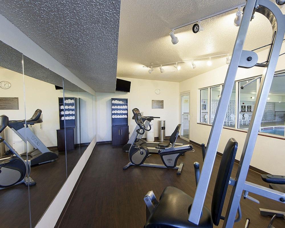 Quality Suites Addison - Dallas photo 12
