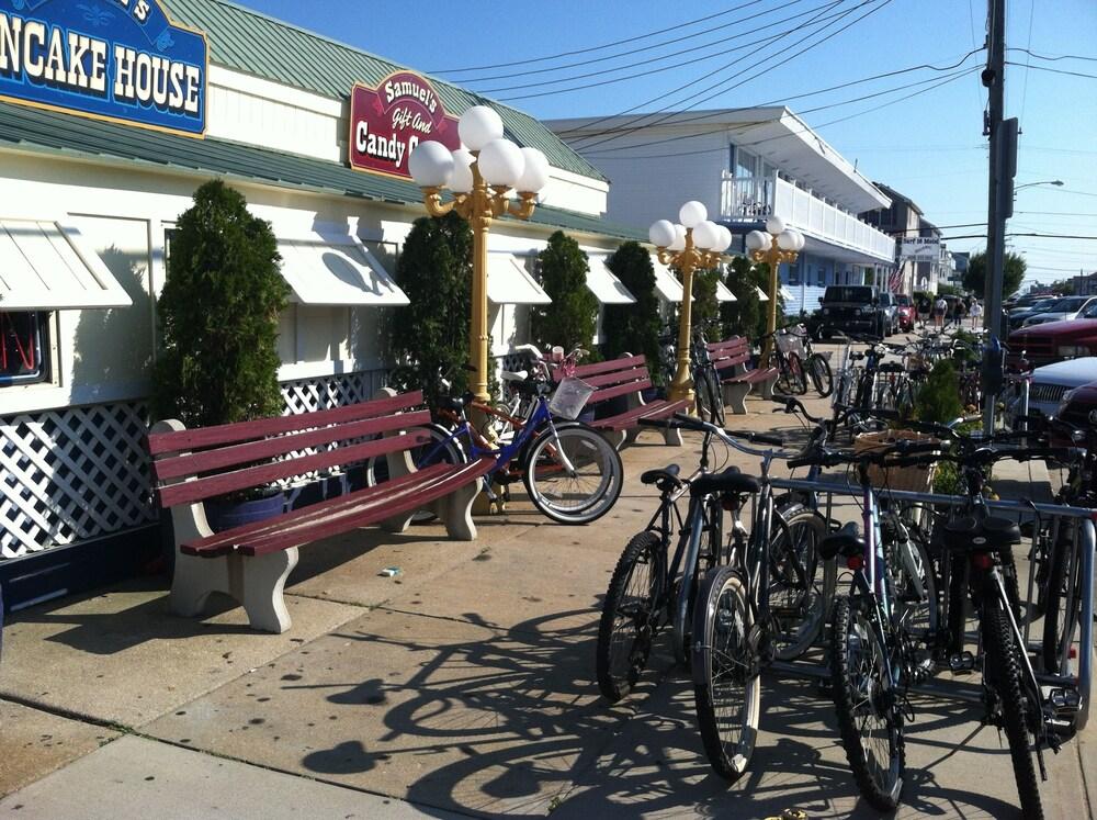 Hemingways By the Sea photo 8