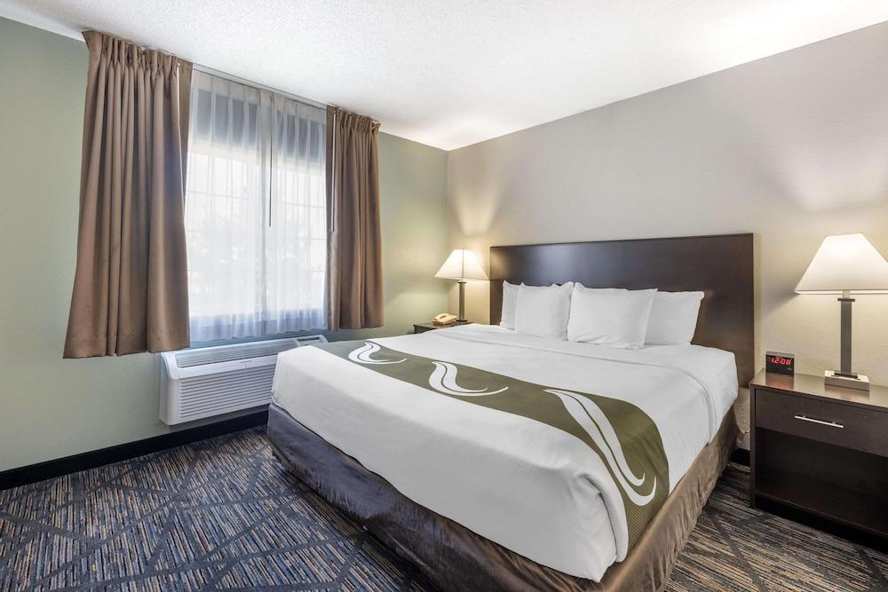 Quality Inn & Suites Lincoln North photo 2