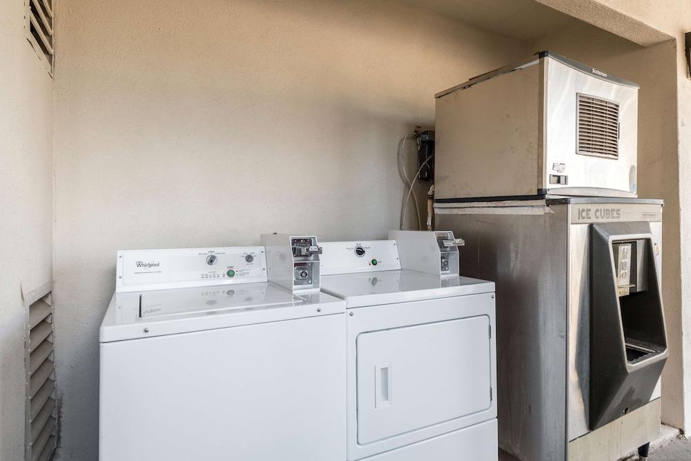 Motel 6 Seguin, TX photo 12