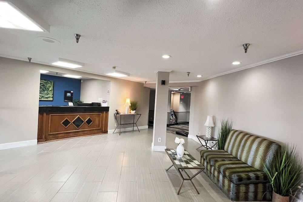 Baymont by Wyndham Columbia, MO photo 5