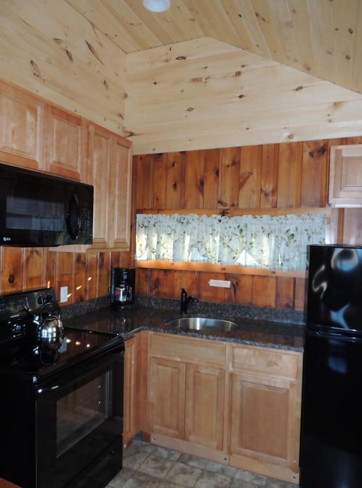Lake George Diamond Cove photo 36