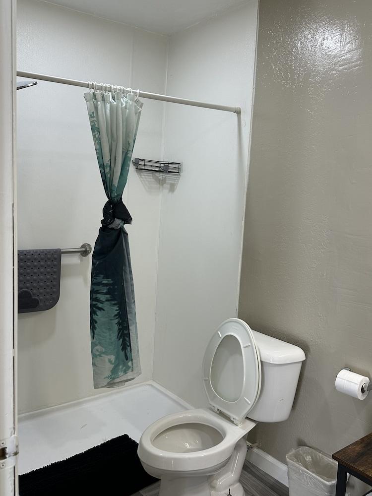 Travelers Inn Motel photo 30