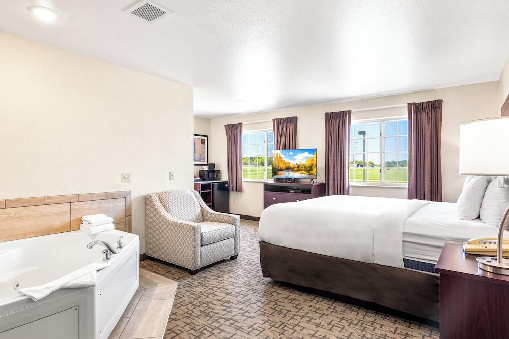 Boarders Inn & Suites by Cobblestone Hotels - Shawano photo 52