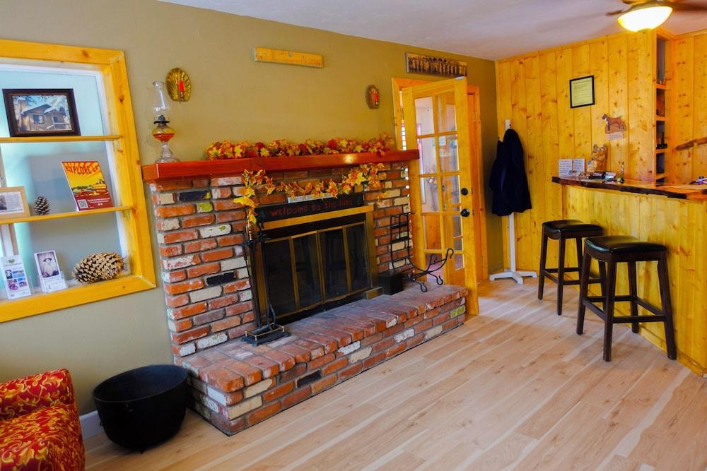Sleepy Hollow Cabins and Hotel photo 40