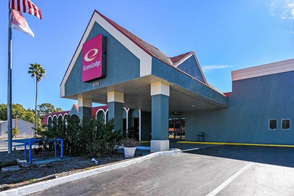 Econo Lodge Tampa near Busch Gardens photo 1