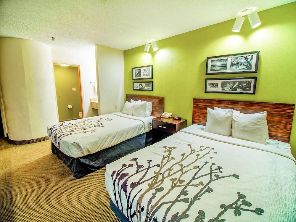 Sleep Inn Morganton Southeast photo 6