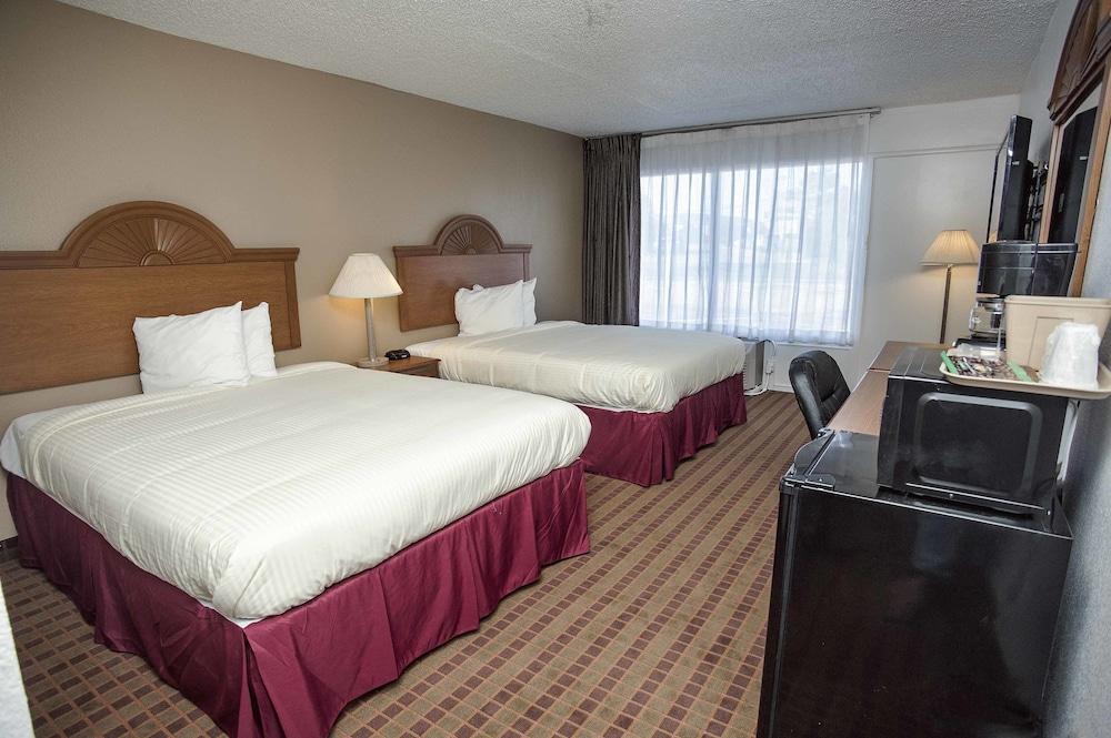 Express Inn & Suites photo 2
