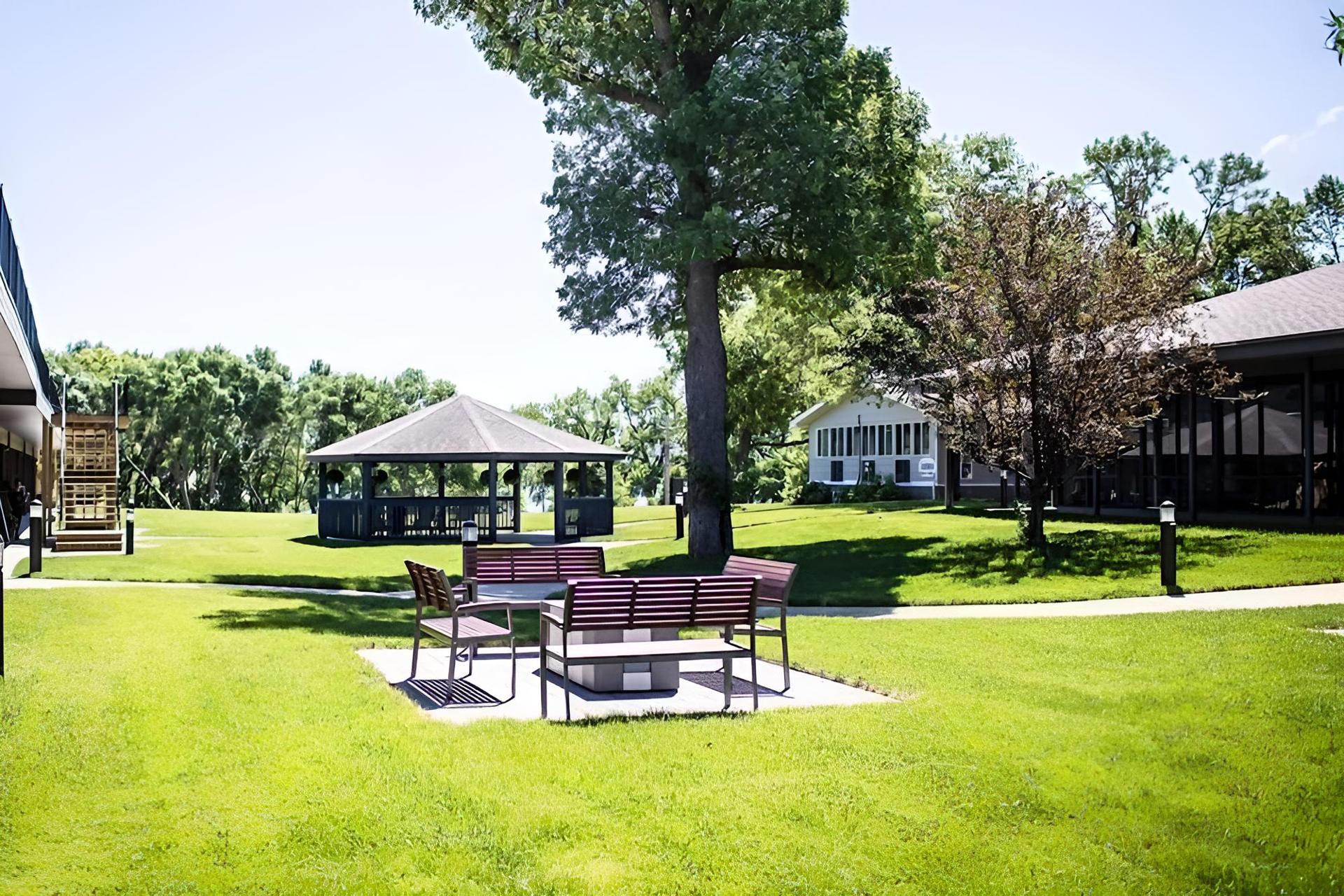Okoboji Commons Hotel photo 7