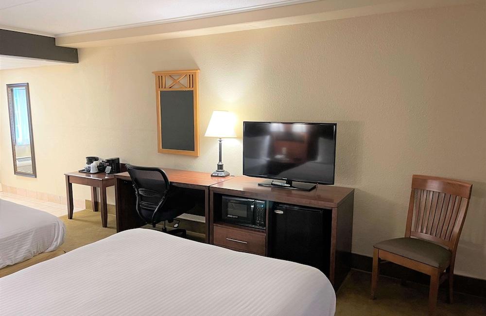 Crossroads Hotel and Event Center photo 61
