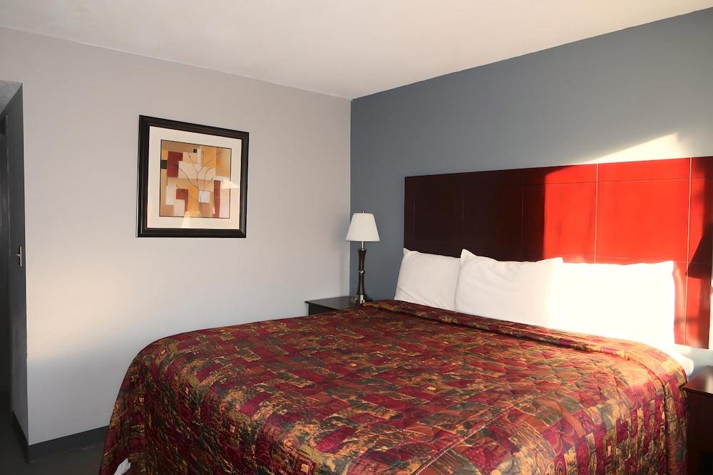 Economy Inn Auburn photo 10