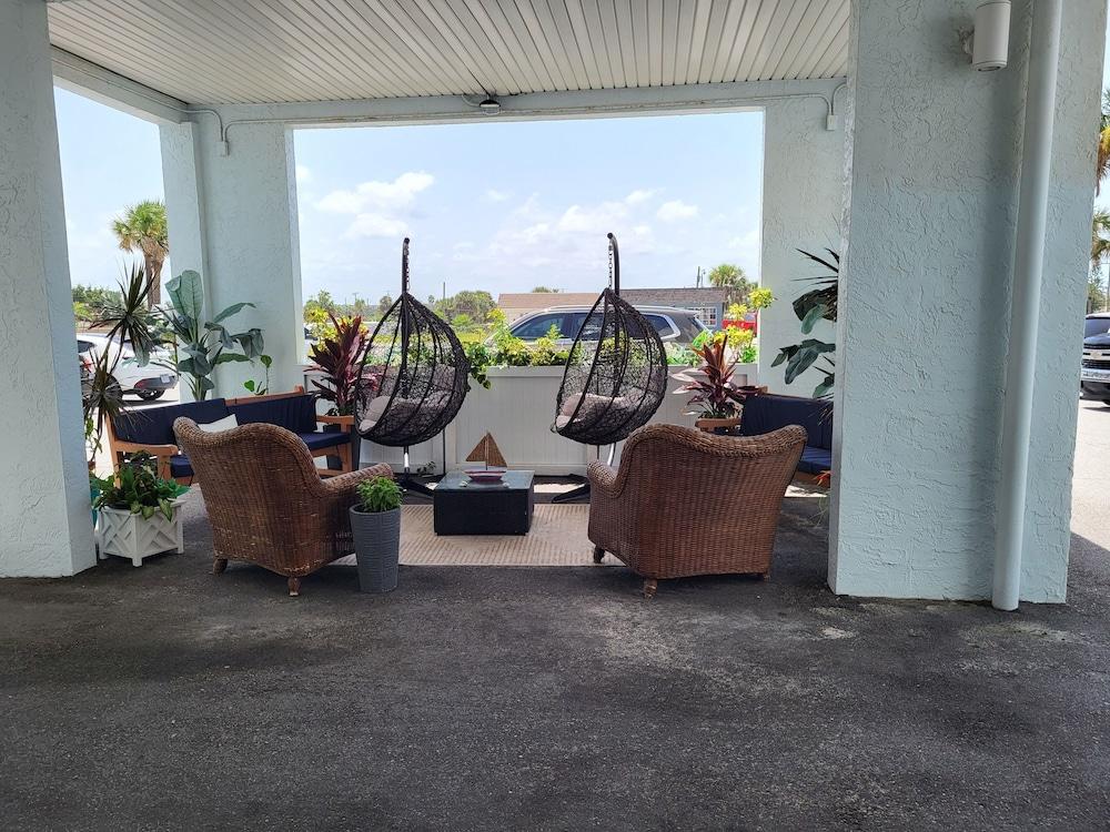Beachside Hotel photo 56