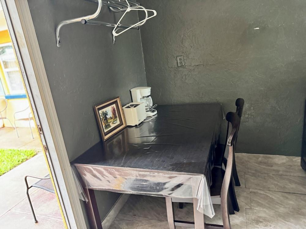 Glades Motel photo 7