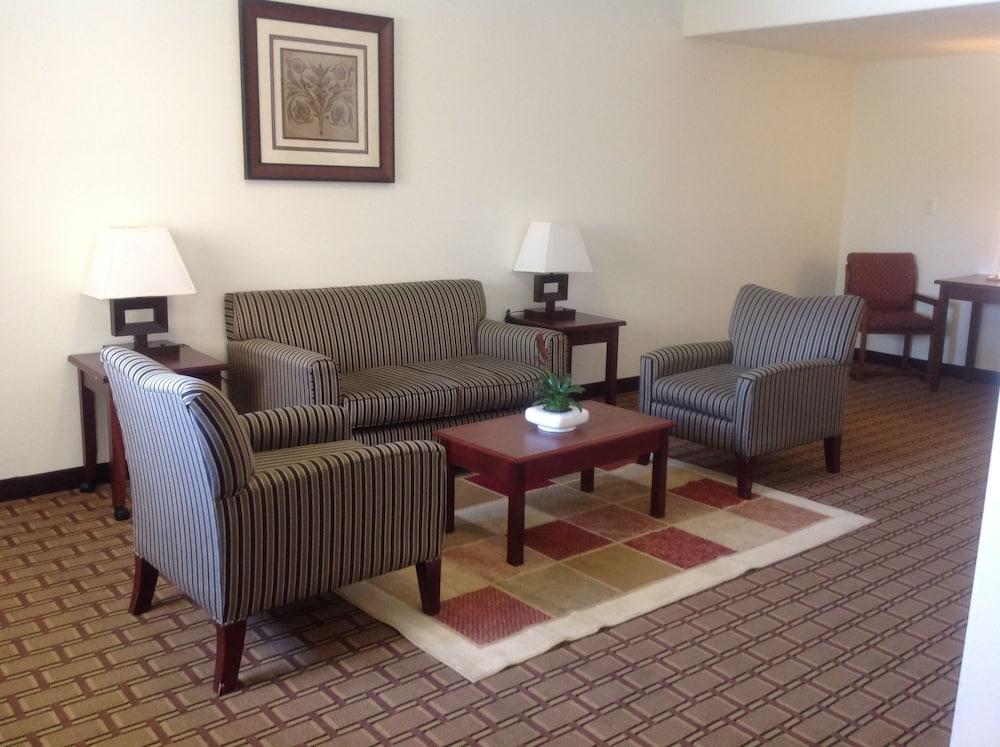 America Inn & Suites photo 6