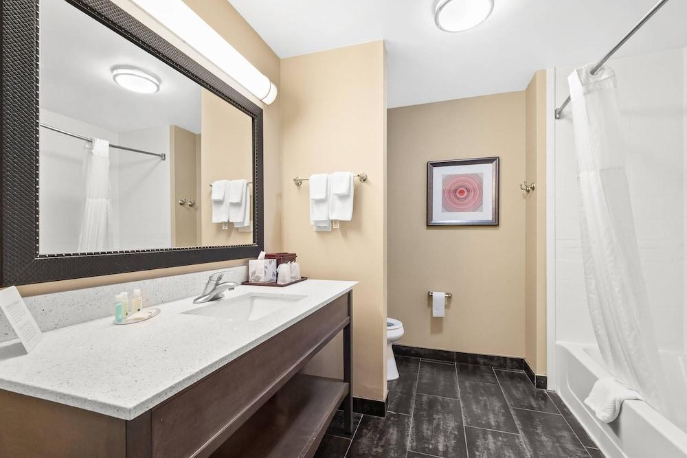 Quality Inn & Suites Pearsall photo 19