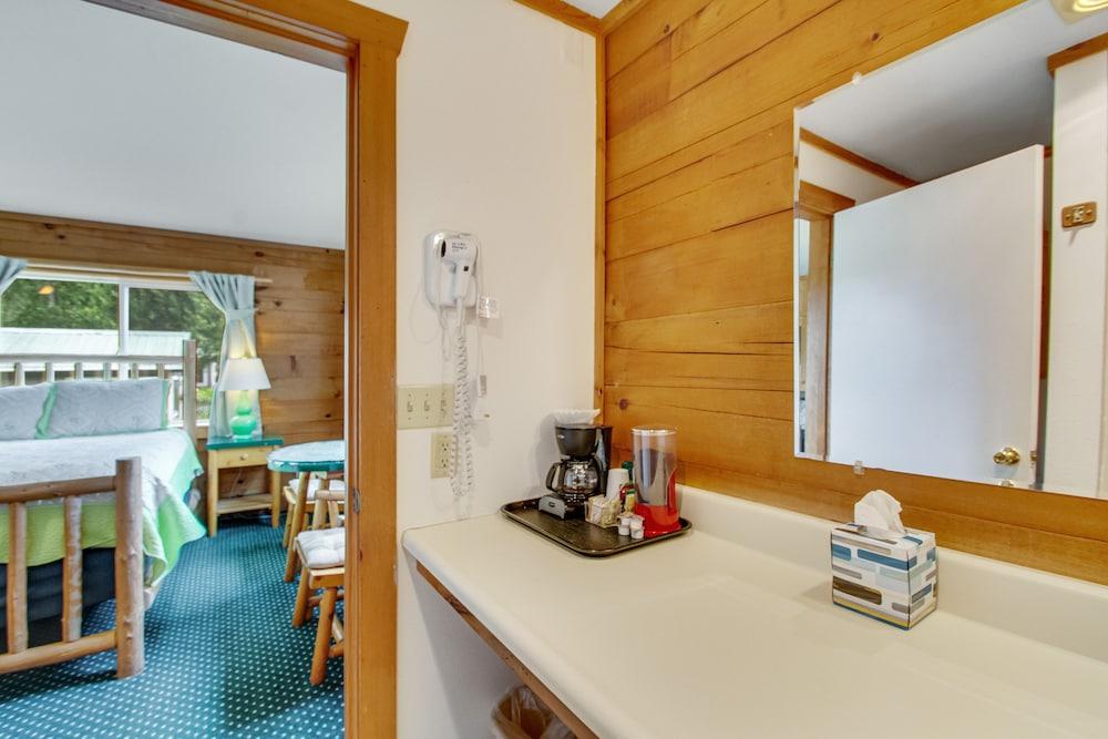 Deer Harbor Inn photo 22